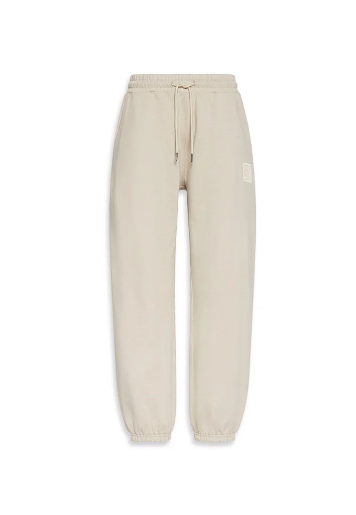 كالفن كلاين بنطال رياضي بشعار وحزام شداد