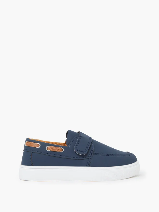 Styli Styli Boys Velcro Detail Casual Shoes