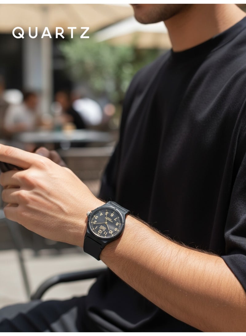 كوارتز ساعة يد رجالية مقاومة للماء حتى 10 بار بتصميم أسود أنيق وسوار سيليكون مريح بقرص ذهبي فاخر تناسب الإطلالة اليومية والرسمية - Image 5