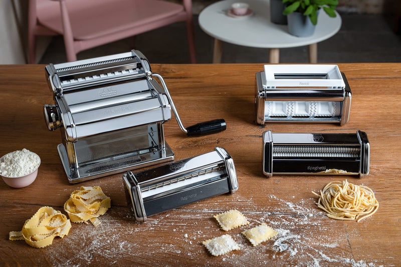 MARCATO MARCATO Made in Italy Multipast 4 Piece Pasta Maker Gift Set. Includes Atlas 150 Classic Pasta Machine + ravioli + spaghetti + reginette)  - Image 2