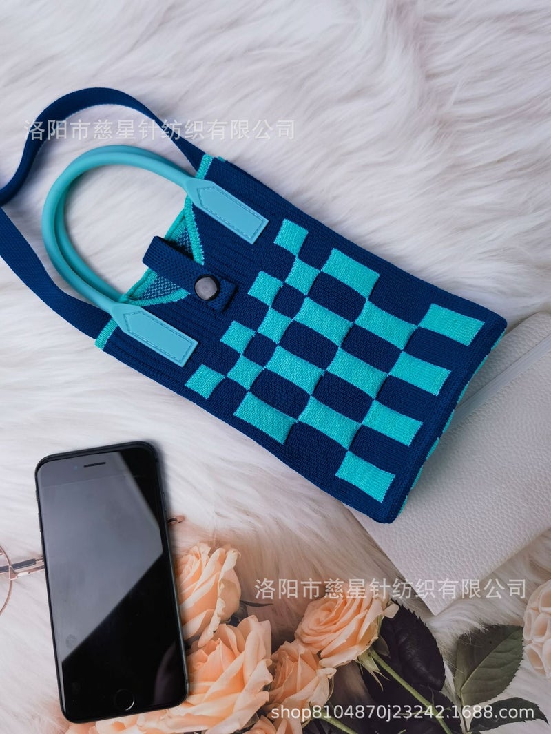 2025 Autumn New Style Girl'S Heart-Shaped Handbag For Carrying Mobile Phones, Knitted Crossbody Bag, Portable Textured Small Handbag - Image 1