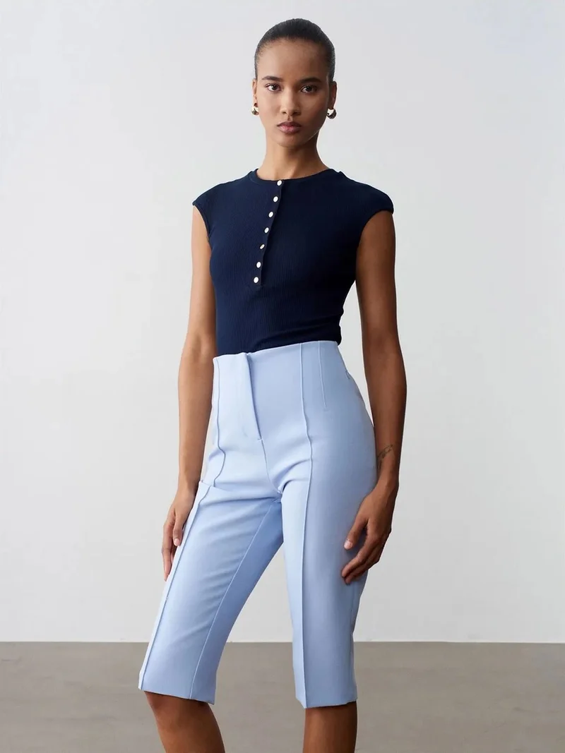 ديلفين Dilvin High-waist Straight Capri Shorts With Slit