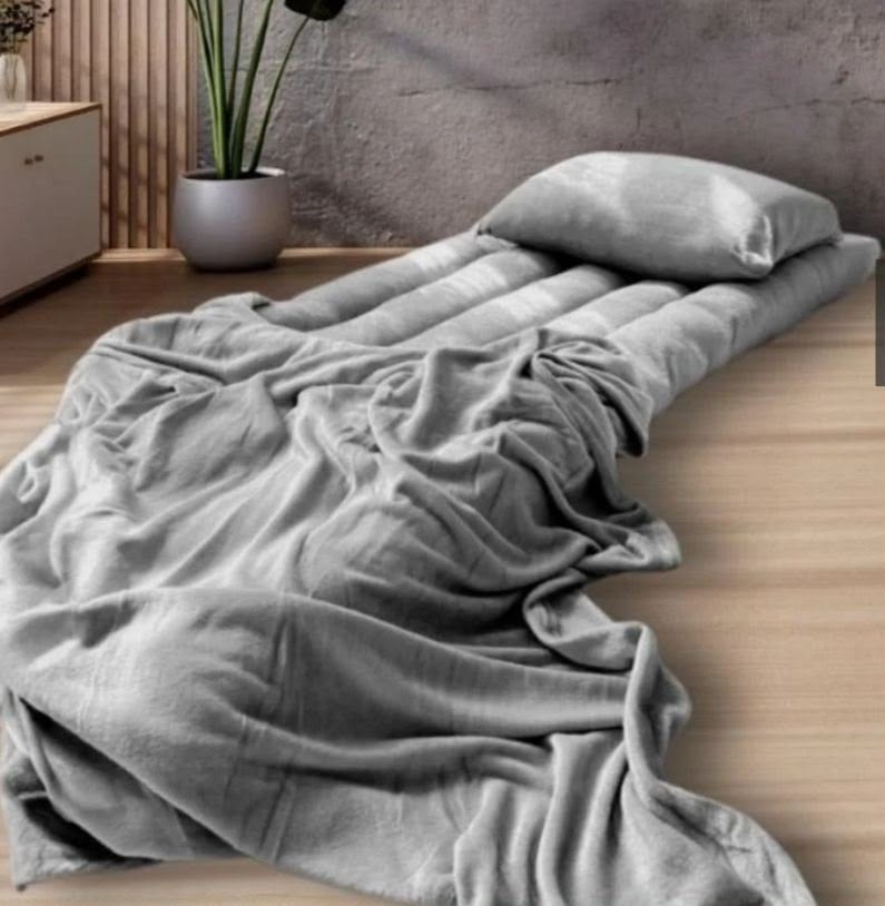 Luxury 3-in-1 hospitality package with a natural cotton mattress measuring 180x90x15 cm, along with a light blanket, pillow, and elegant velvet bag. - Image 1