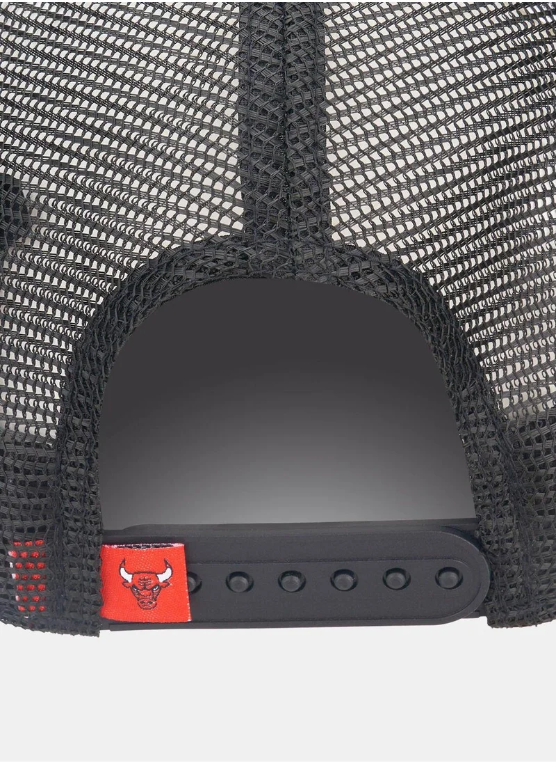 NEW ERA Men's NBA Chicago Bulls Logo Trucker Cap