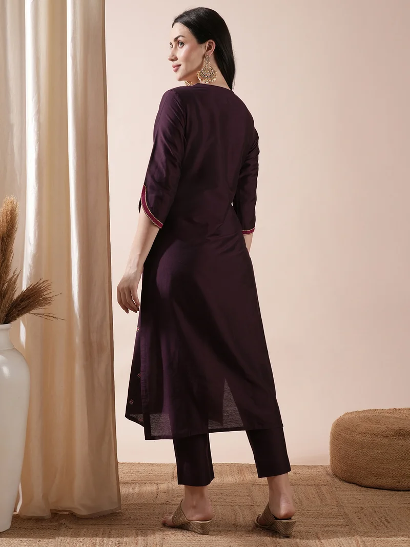 globus Women Purple Floral Embroidered Thread Work Straight Kurta With Trousers