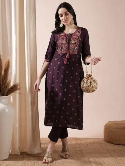 globus Women Purple Floral Embroidered Thread Work Straight Kurta With Trousers