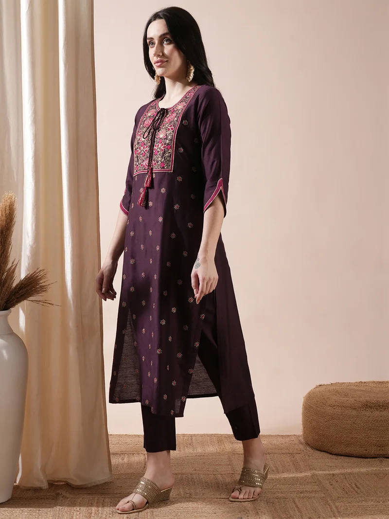 globus Women Purple Floral Embroidered Thread Work Straight Kurta With Trousers