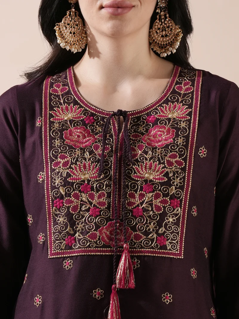globus Women Purple Floral Embroidered Thread Work Straight Kurta With Trousers