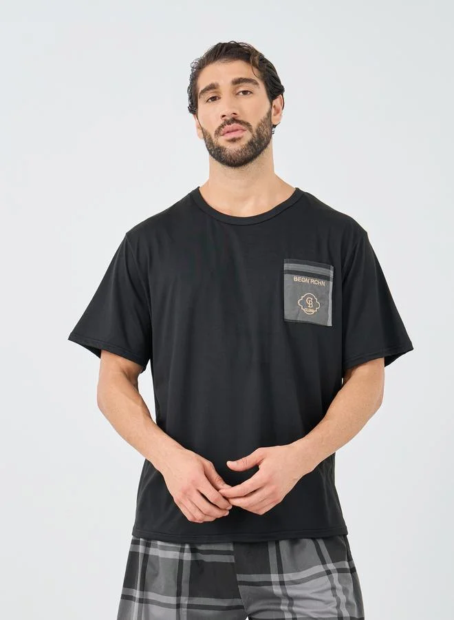 Styli Styli Contrast Pocket Detail T-Shirt and Checked Shorts Set
