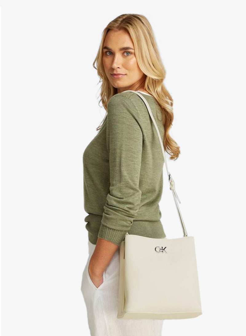 CALVIN KLEIN BUCKET BAG - Image 2