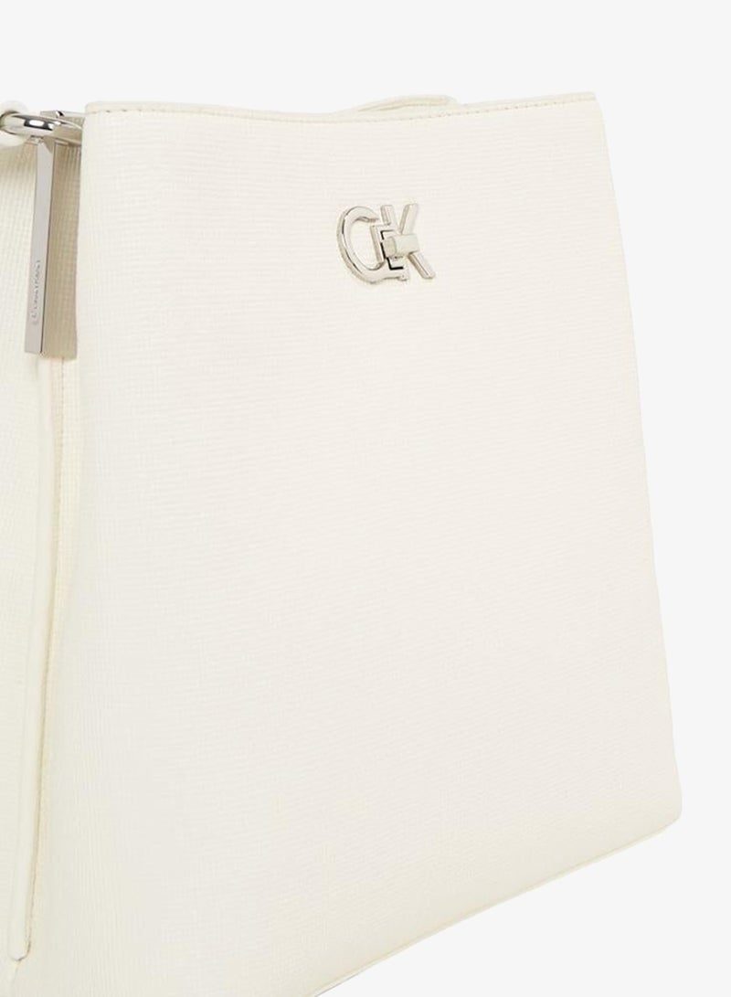 CALVIN KLEIN BUCKET BAG - Image 4