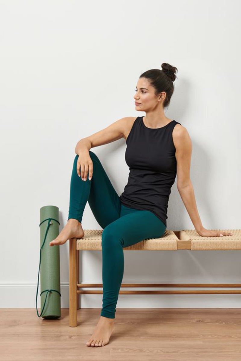 Tchibo تي شيرت تدريب بلا أكمام للنساء، أسود - Image 1