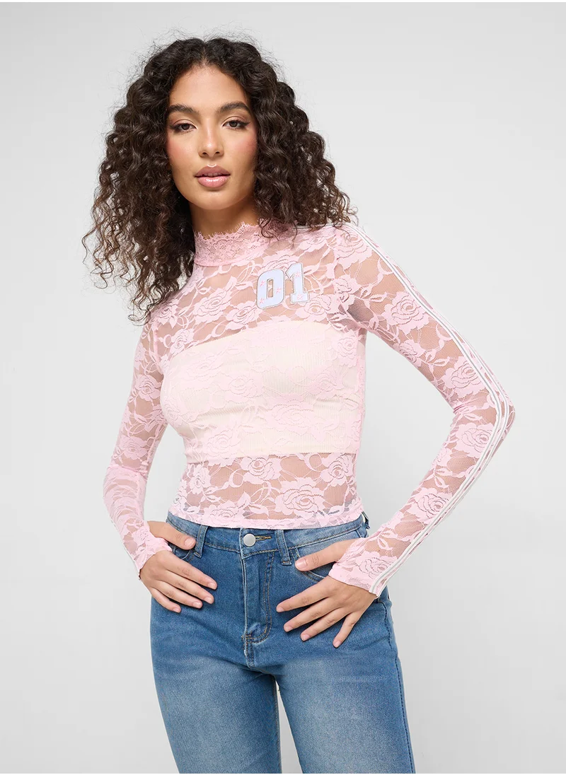 جينجر Lace Detail Varsity Style Top