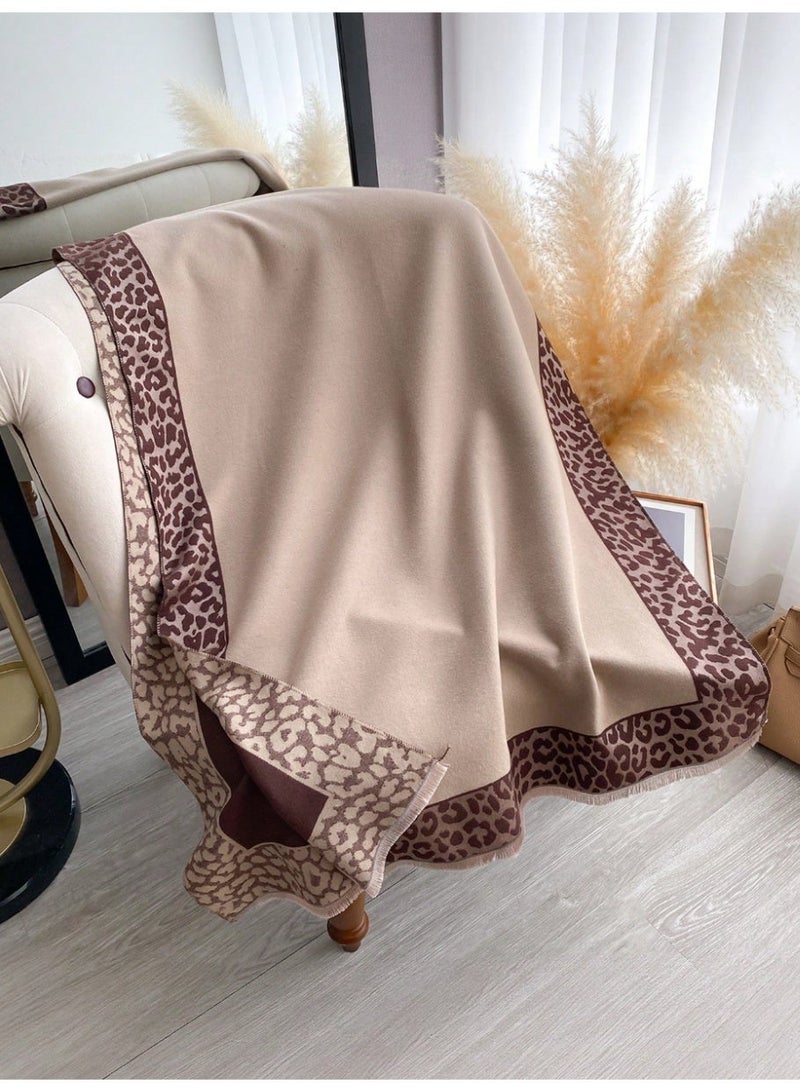 شال شتوي نسائي فاخر مصنوع من قماش الكشمير شال شتوي فاخر يضيف لمسة ناعمه وراقية لإطلالتك الشتوية. - Image 4