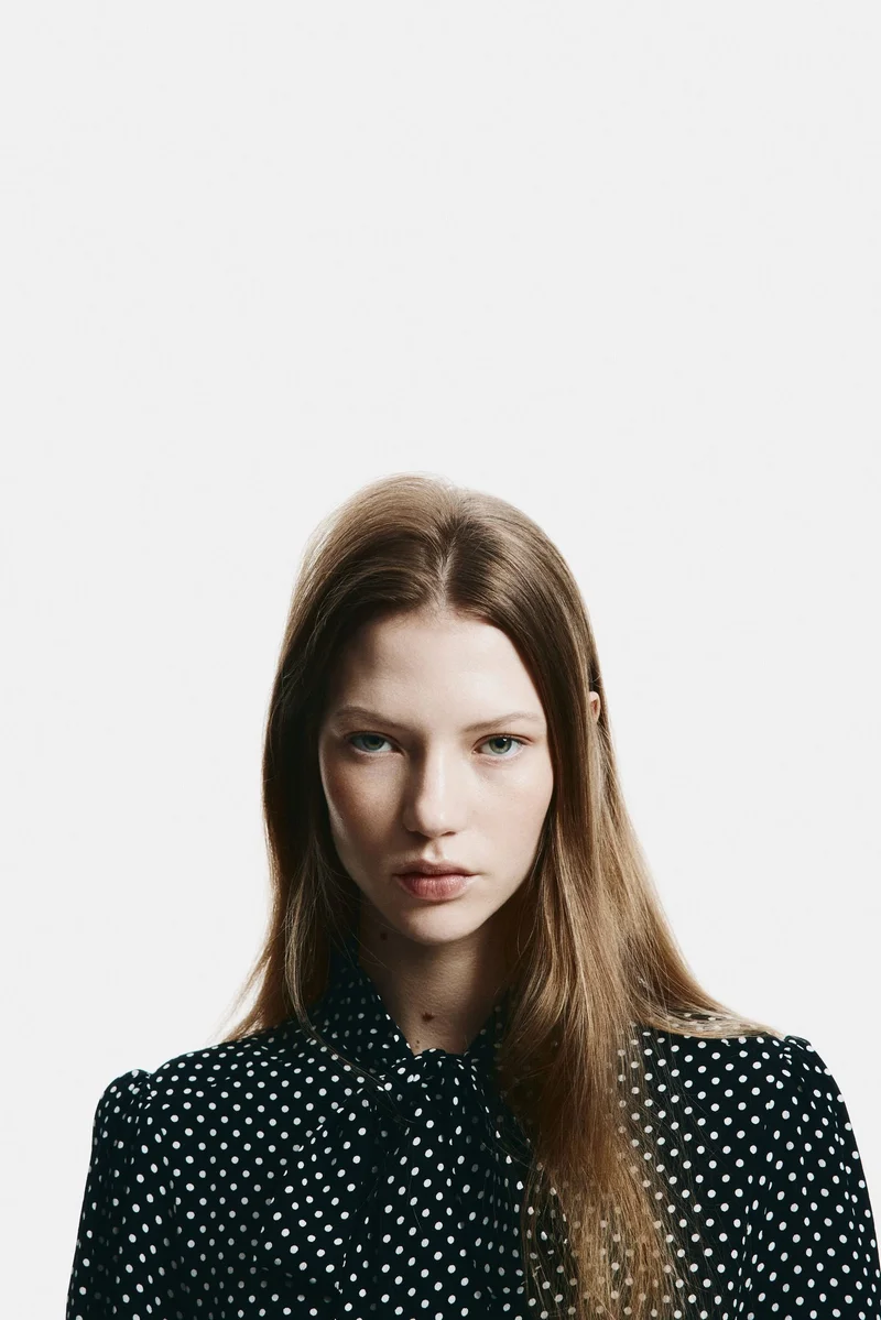 اتش اند ام فستان تونيك بقبة على شكل فيونكة