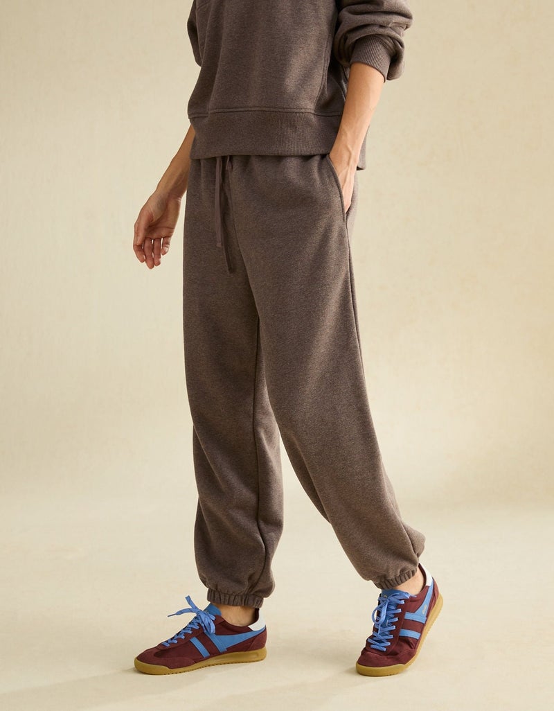 American Eagle AE Everyday Luxe Low-Rise Baggy Jogger - Image 4