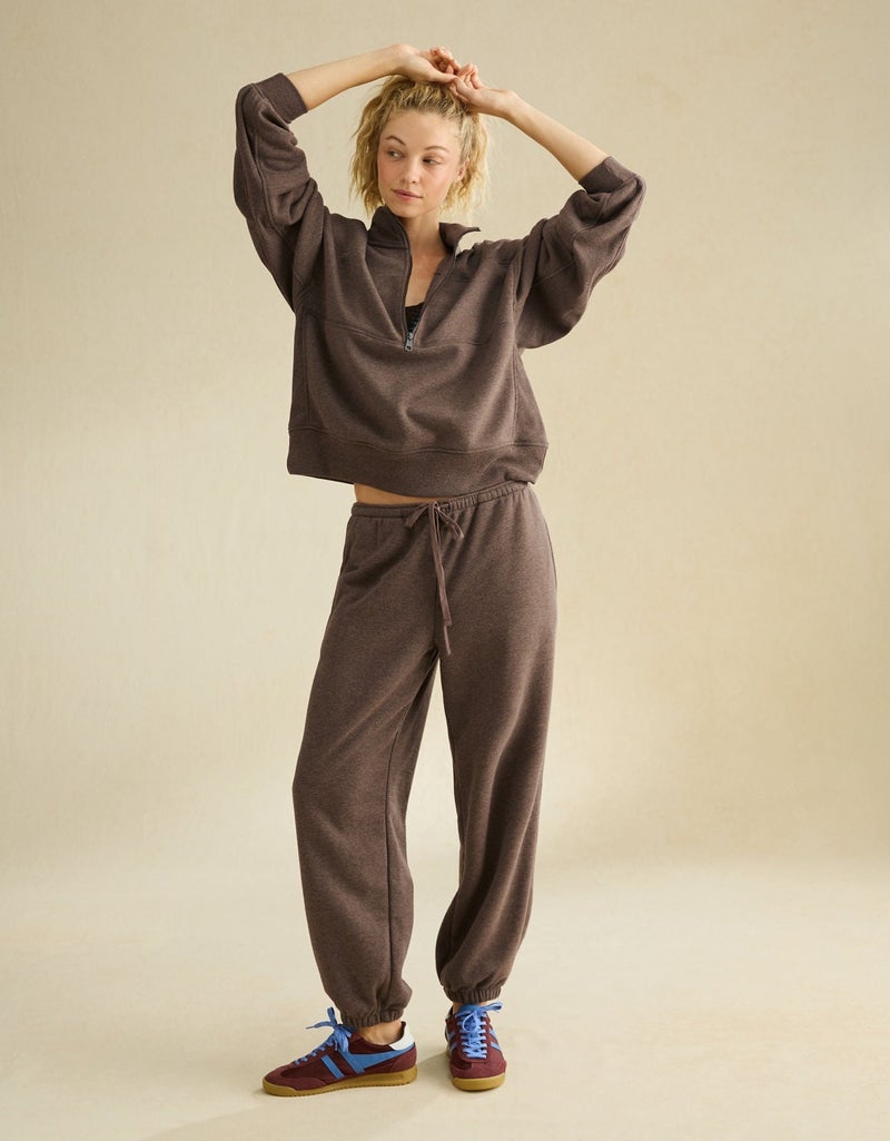 American Eagle AE Everyday Luxe Low-Rise Baggy Jogger - Image 1