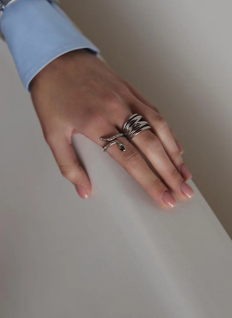 ليتشي خاتم الثعبان