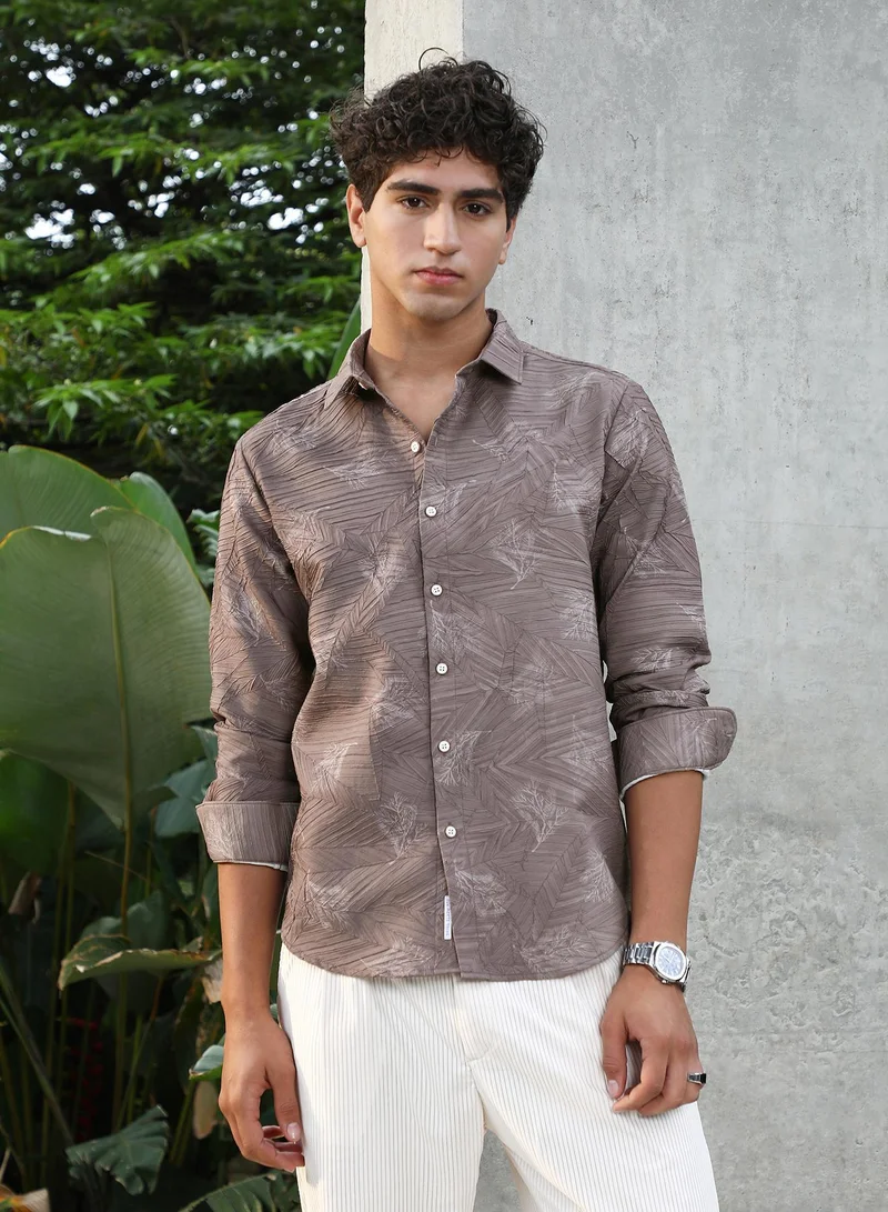 Campus Sutra Campus Sutra Men Twig-Imprint Foliage-Tactile Shirt | Textured Tropical Print With Spread Collar & Full Sleeve | Polyester Blend Crinkled Fabric | Regular Fit For Club & Casual Wear | Moon Grey