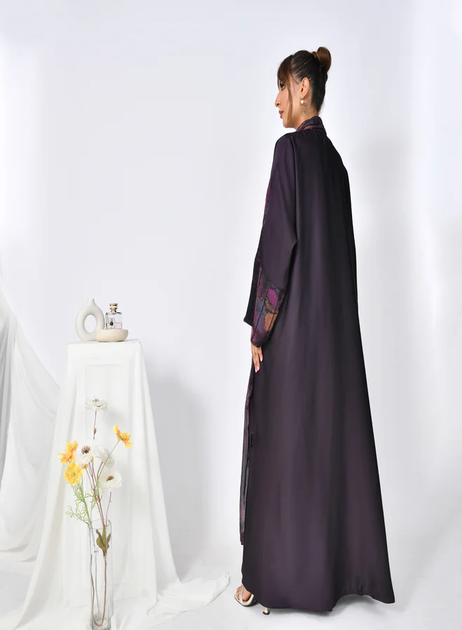 HAWRAA ABAYA Dark purple, quarter-cloche abaya made of soft summer fabric with chiffon floral inserts on the sleeves and sides of the abaya