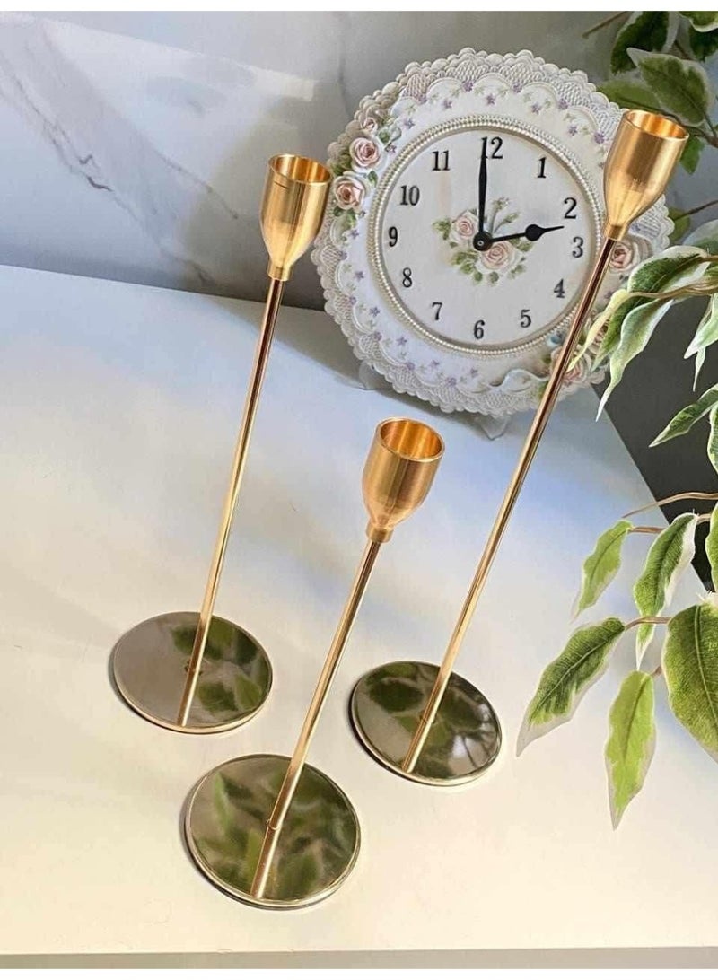 شمعدان معدني مذهب بتصميم أنيق، 3 قطع بأحجام مختلفة، مناسب للمنزل والمكتب - Image 3