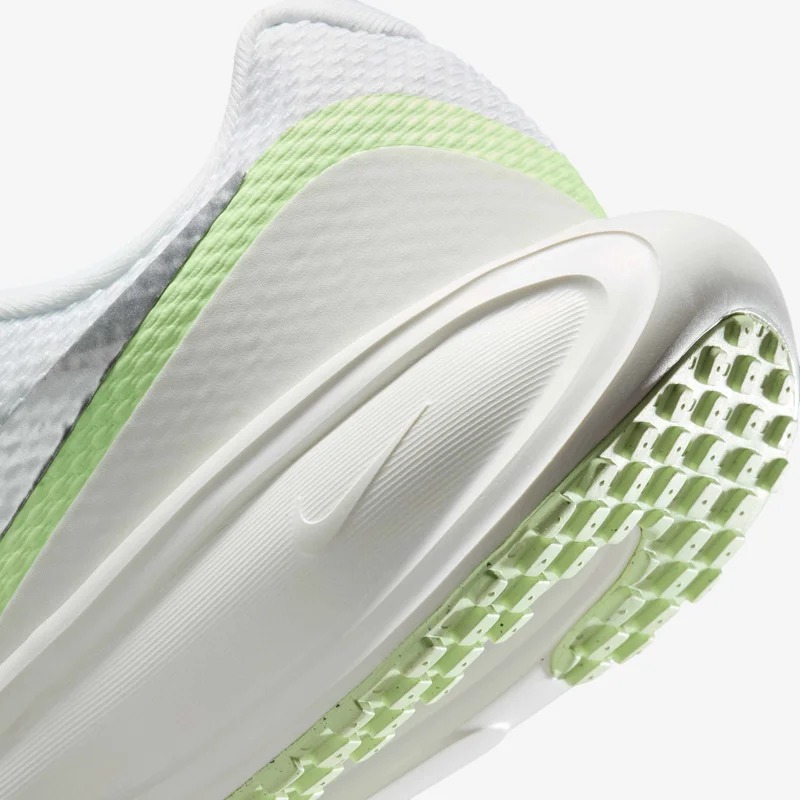 Nike Women's Revolution 8 Running Shoes