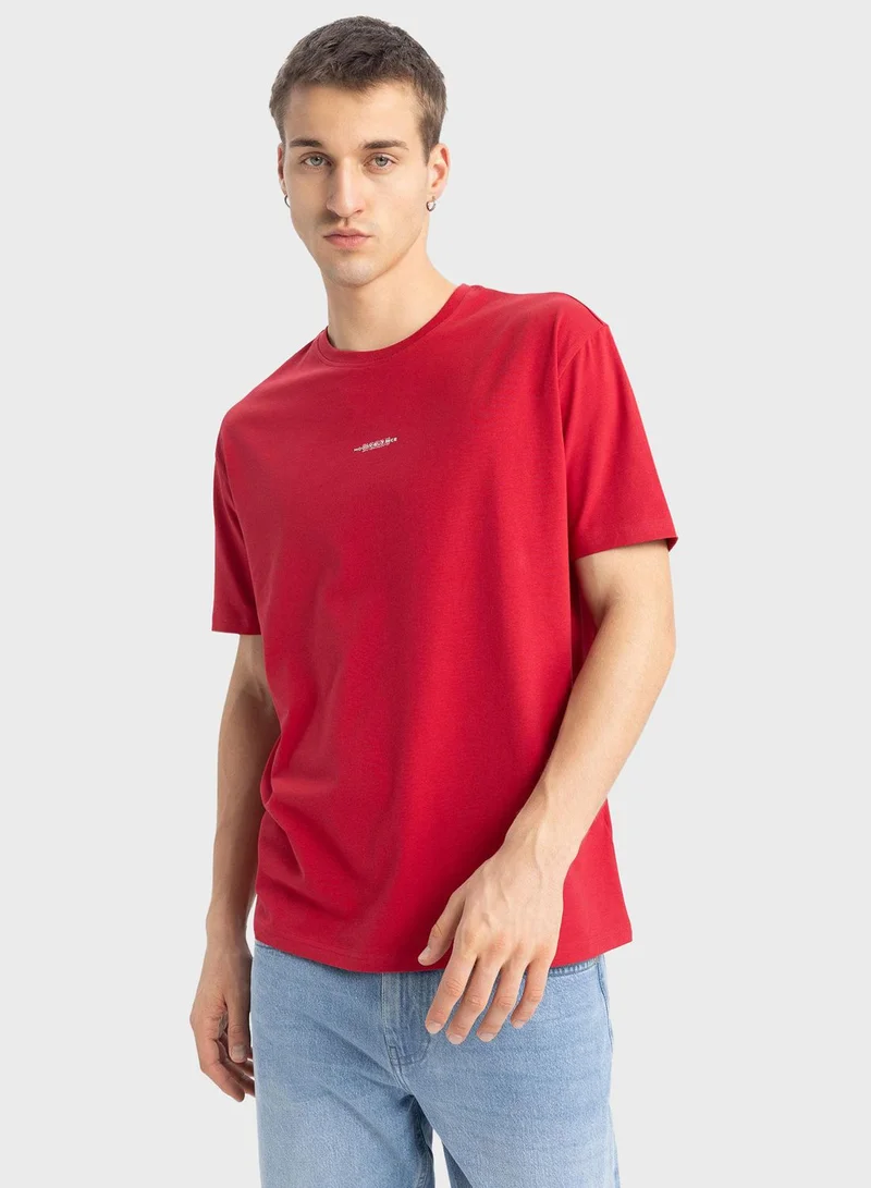 ديفاكتو Regular Fit Crew Neck Printed T-Shirt