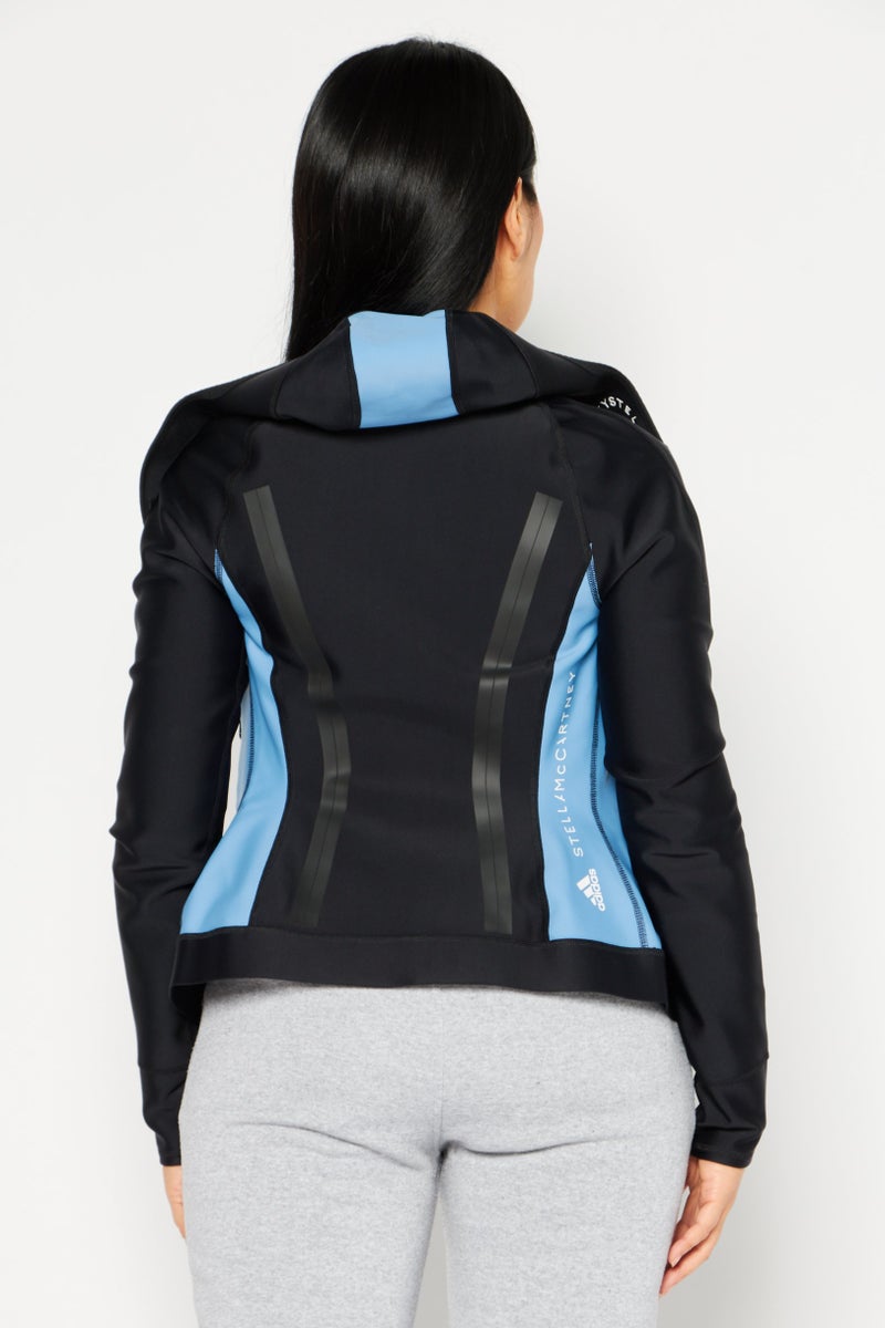 Adidas جاكيت تدريب بغطاء رأس للنساء من أديداس بتصميم ستella مكارتني، أسود - Image 3