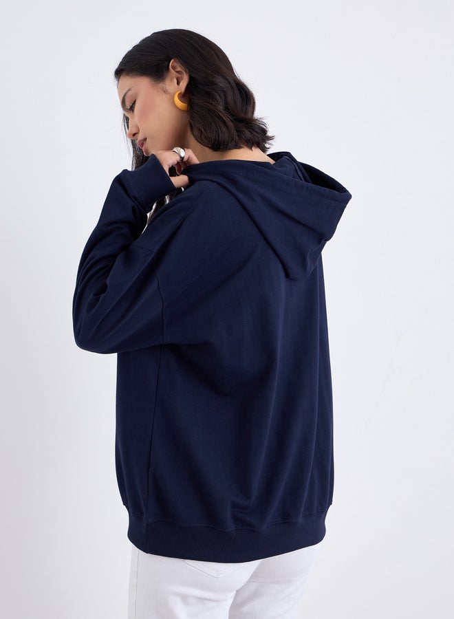 ستايلي هودي واسع بطبعة باركود كحلي - Image 5