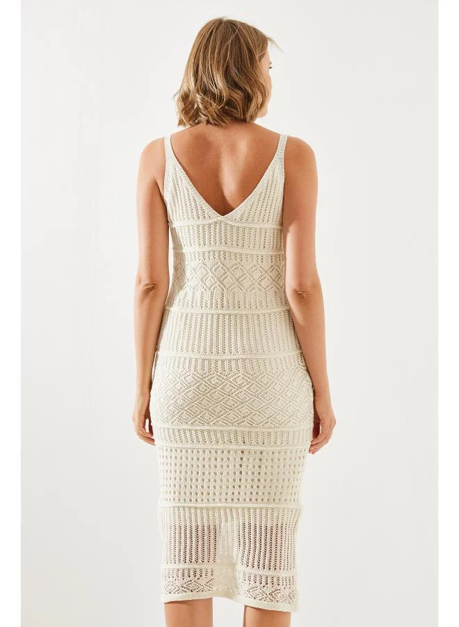 جينجر V Neck Crochet Beach Dress