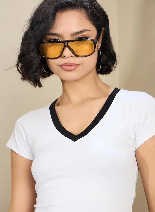 ساسافراس تيشيرت قصير نسائي بياقة  عميقة وتباين أبيض من ساسافراس