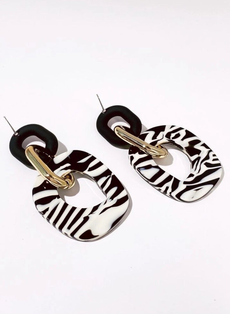 إيكوال حلق اذن نسائي دائري بتصميم ترندي وأنيق وعالي الجودة - Image 2