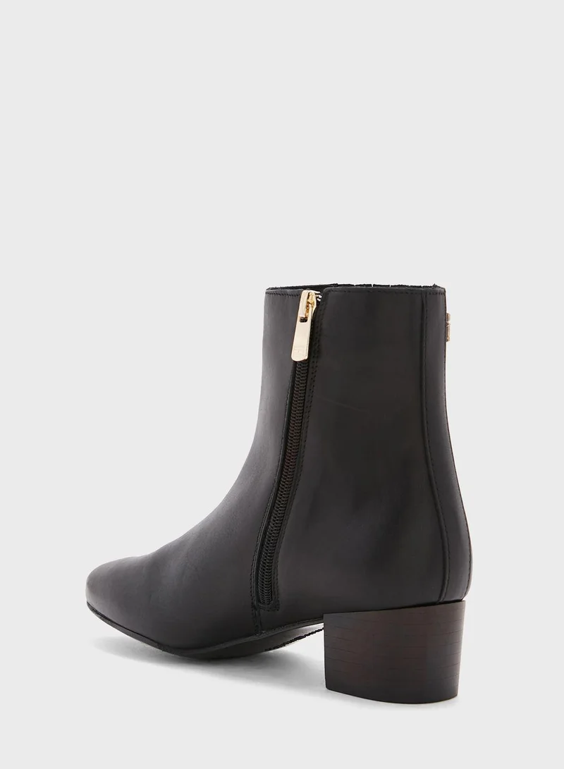 TOMMY HILFIGER Essential Casual Leather Ankle Boots