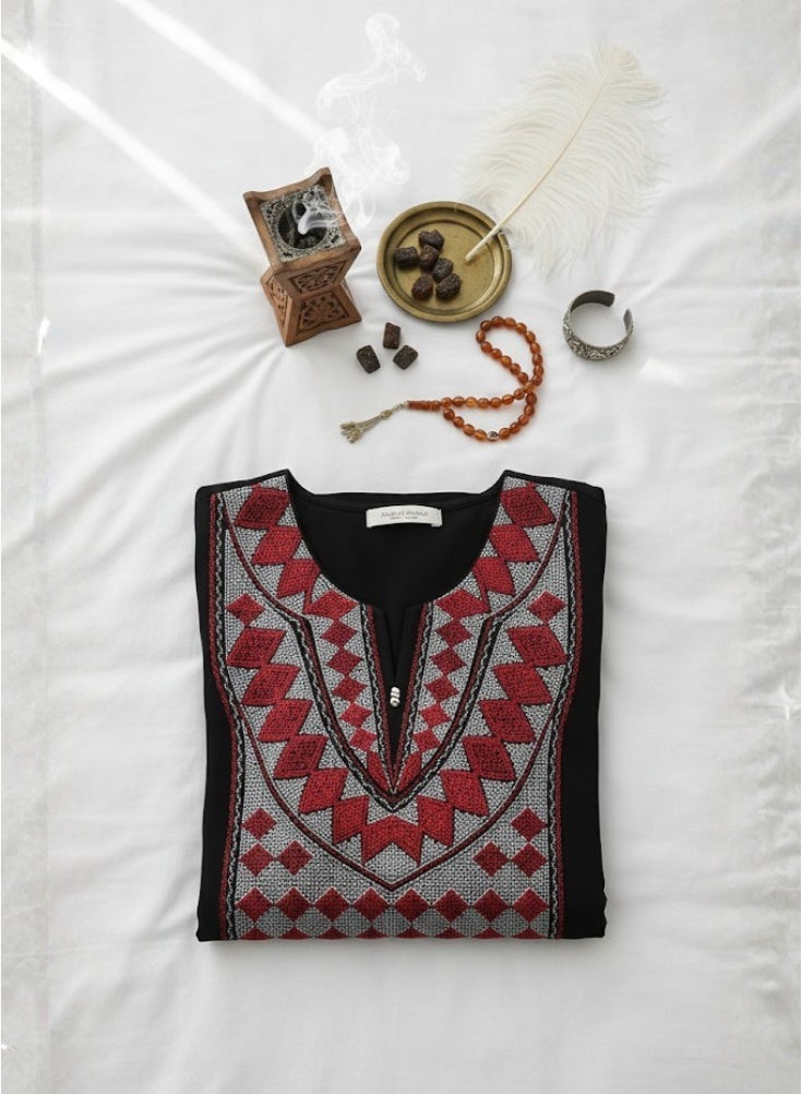 Premium Asiri Tatreez Embroidered Jalabiya Maxi Dress for Women – Traditional Saudi-Inspired Long Dress with Hand-Made Embroidery For Saudi Founding Day - Image 5