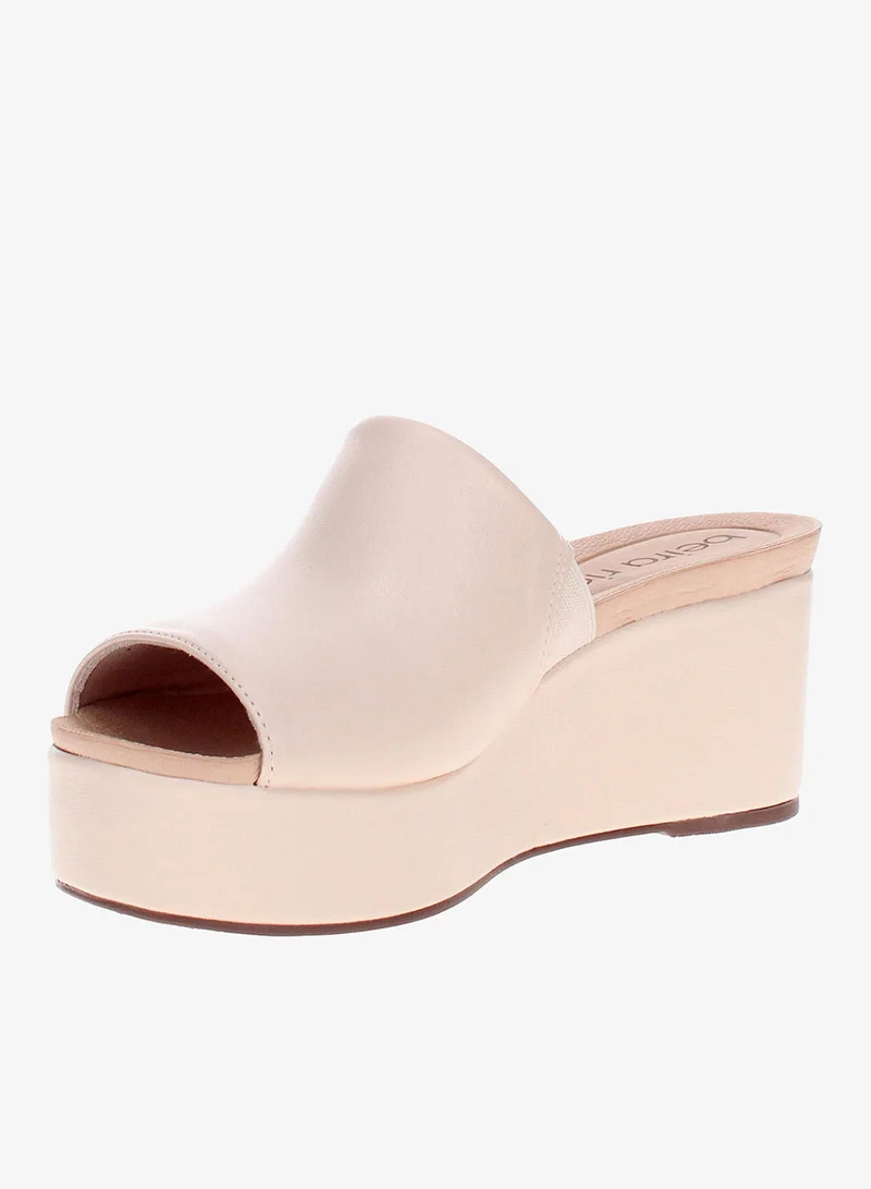 Beira Rio Cream Comfort Sandals for Women – Lightweight & Supportive Everyday Footwear for Women | Best Price UAE