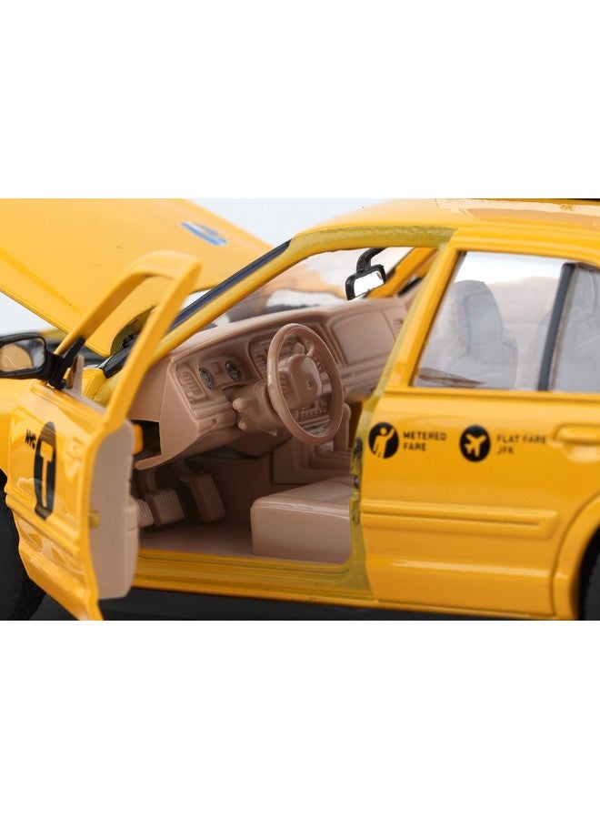 Daron New York City Taxi 1/24 Die-Cast - Image 4