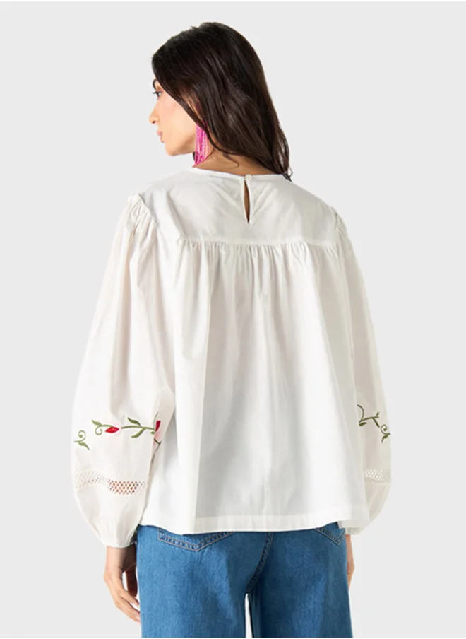 ايكونيك Embroidered Crew Neck Top