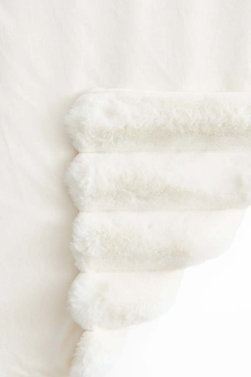 H&M Fluffy blanket