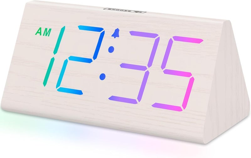 دريم سكاي ساعة منبه رقمية خشبية من لغرفة النوم - ساعة مكتب كهربائية RGB بأرقام كبيرة، منفذ USB، منبه عالٍ للأشخاص الذين ينامون بعمق، تحكم في الخافت ومستوى الصوت، غفوة، ديكور خشبي (مدعوم بمحول) - Image 1