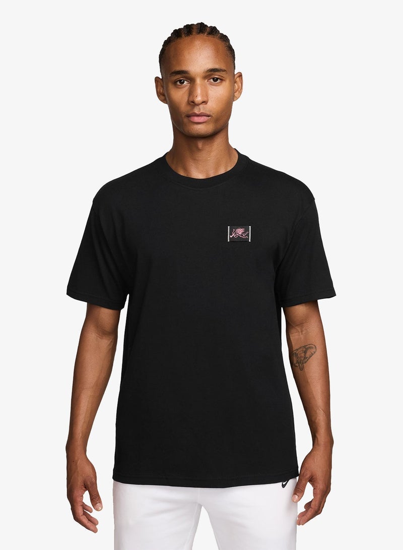Nike Nsw Club Oc Standard F1 T-Shirt - Image 1