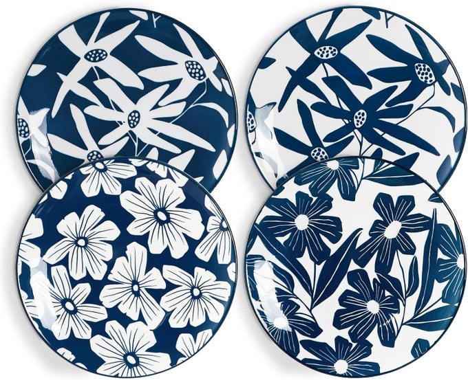 DINNER PLATES SET OF 4 85 INCH CERAMIC BLUE AND WHITE SALAD DESSERT APPETIZERS PLATES MICROWAVE DISHWASHER SAFE SCRATCH RESISTANT SMALL SERVING DISH PLATTERS