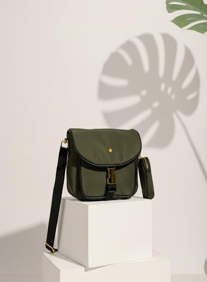 أكسيسورايز حقيبة كتف صغيرة من النايلون باللون الأخضر الزيتوني من أكسسورايز لندن للنساء | مقاومة للماء مع حزام كتف قابل للفصل | حقيبة يد أنيقة للاستخدام اليومي والسفر - Image 4