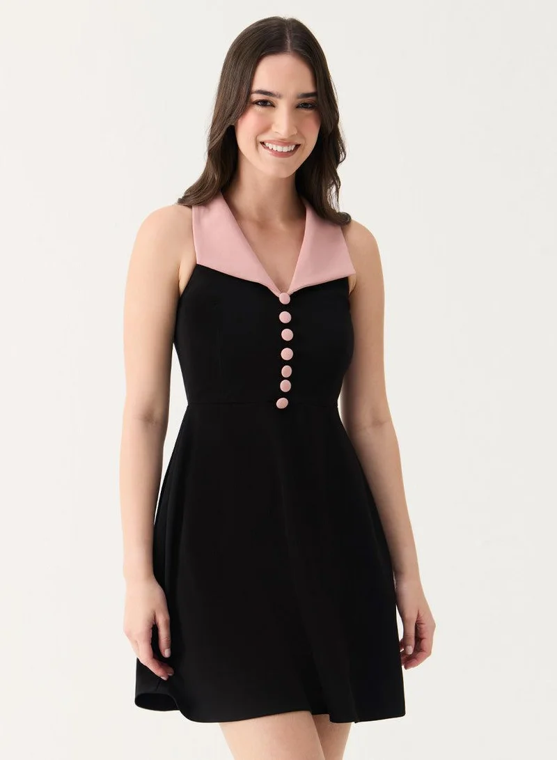 زجزاج فستان قصير بياقة كبيرة