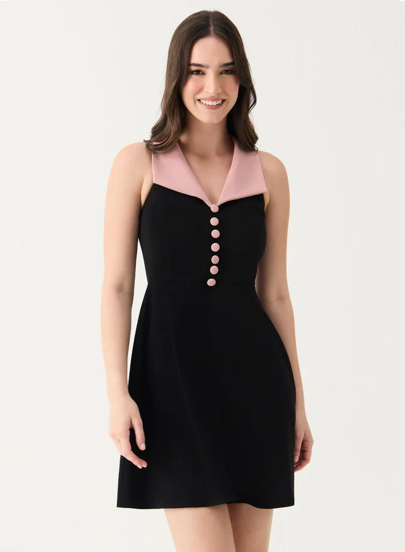 زجزاج فستان قصير بياقة كبيرة