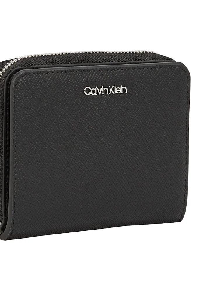 كالفن كلاين Must Medium Zip Around Wallet