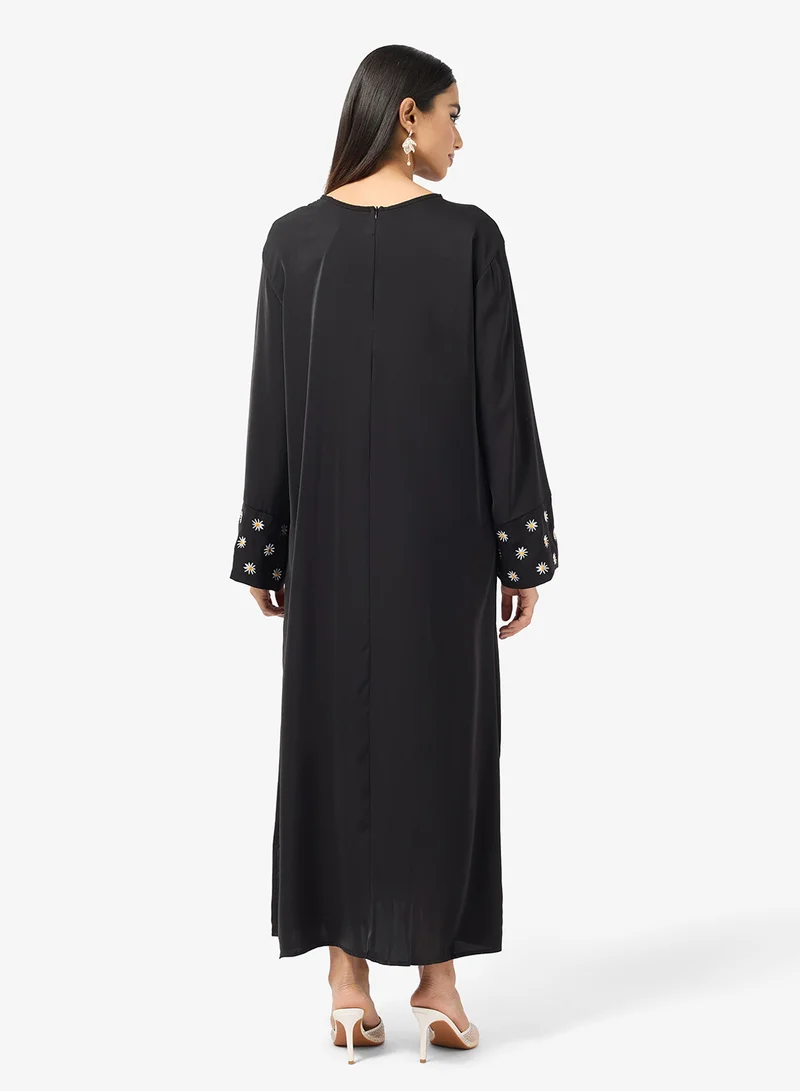 خزانة Abaya With Embroidered Sleeves