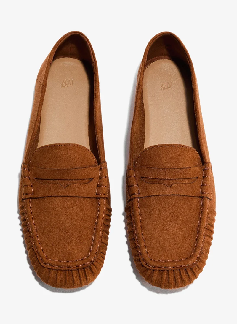 اتش اند ام حذاء لوفر