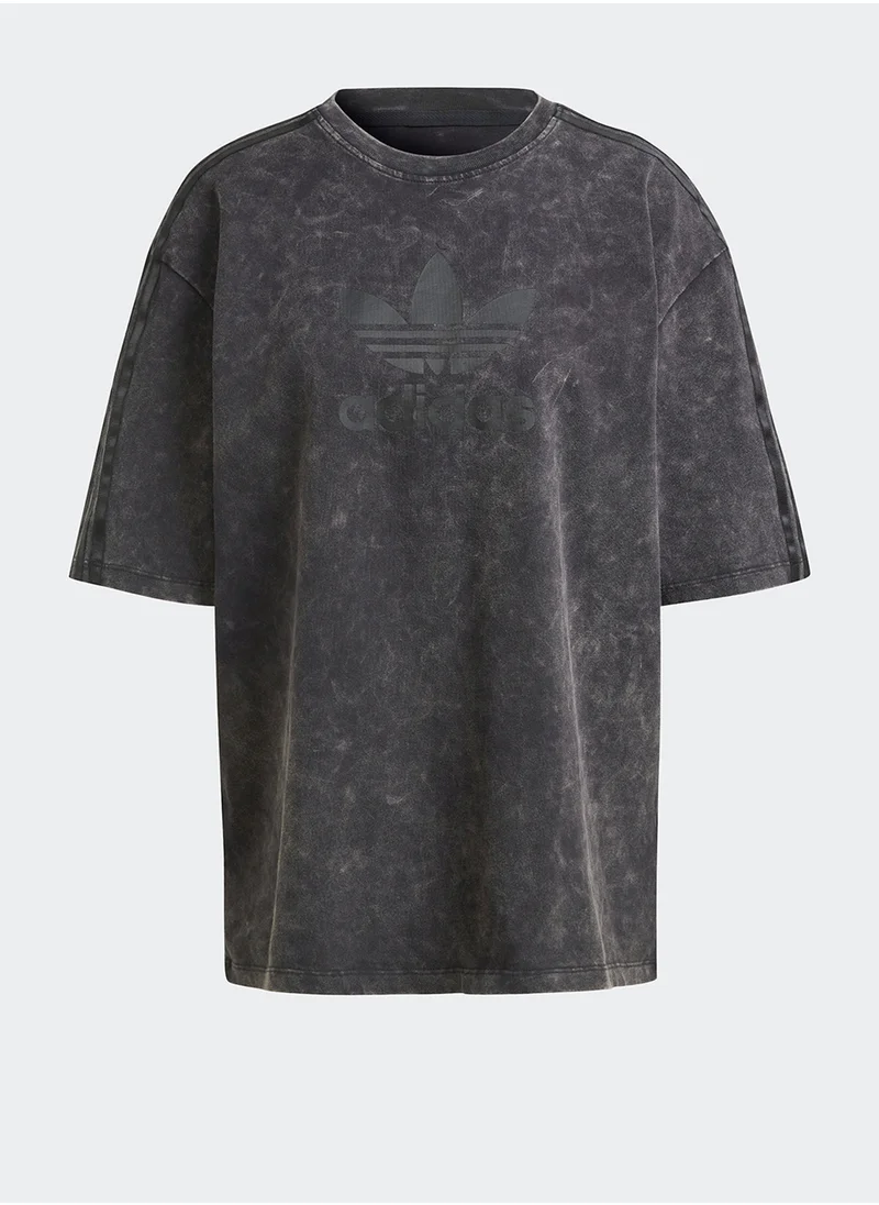 اديداس اوريجينالز Washed Boyfriend Fitted T-Shirt