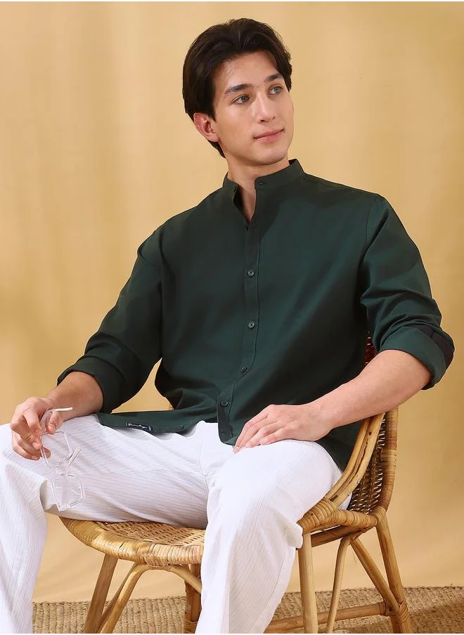 Dennis Lingo Men's Bottle Green Cotton Blend Solid Button Down Regular Fit Shirt