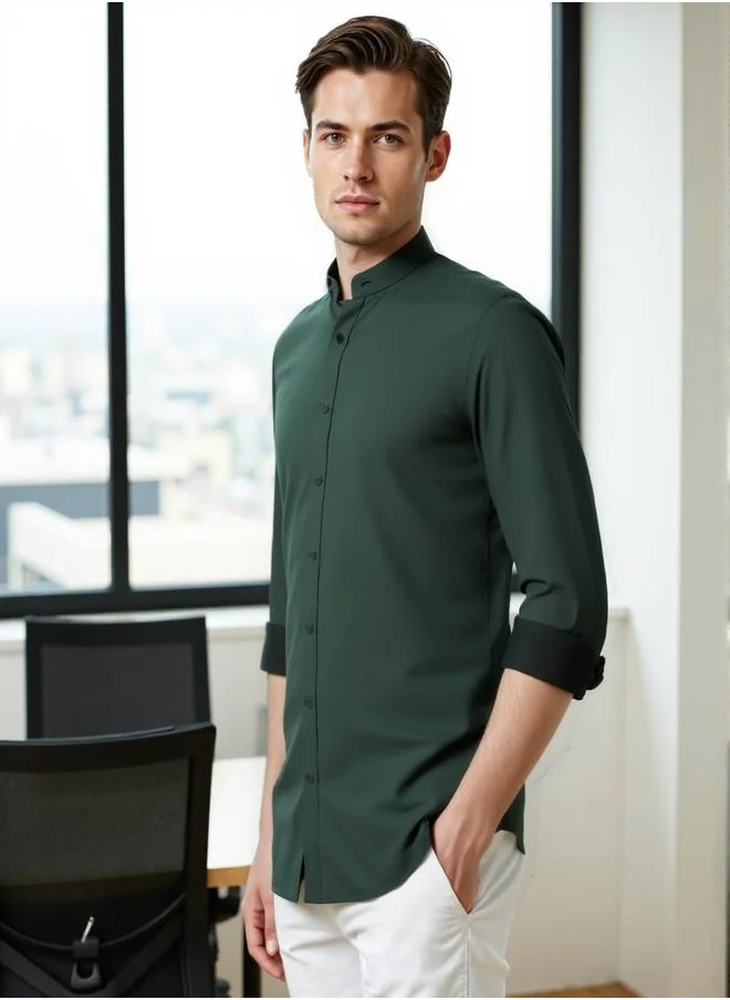 دينيس لينغو Men's Bottle Green Cotton Blend Solid Button Down Regular Fit Shirt